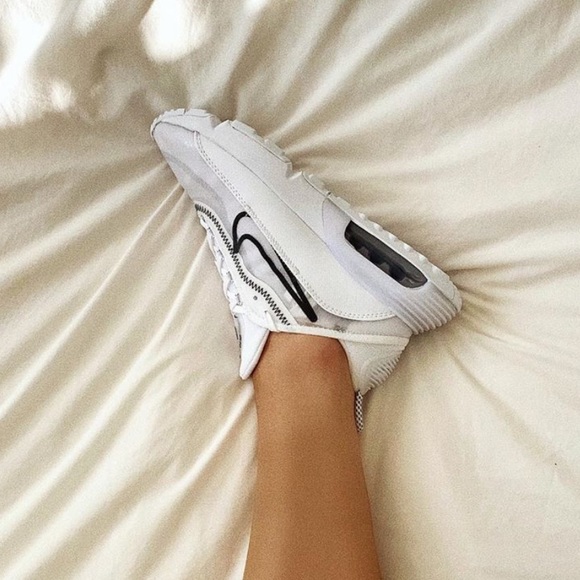 Nike Shoes - Nike air max 2090